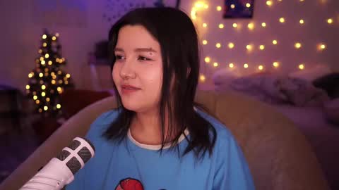 Snapshot of roxysuh chatting on 02-27-25, 10:15 roxysuh online show from 02-27-25, 10:15