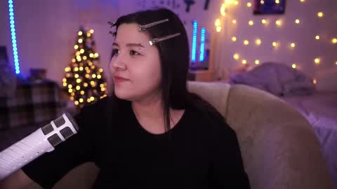 Snapshot of roxysuh chatting on 03-05-25, 11:06 roxysuh online show from 03-05-25, 11:06