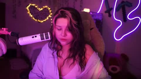 Snapshot of roxysuh chatting on 10-02-25, 08:10 roxysuh online show from 10-02-25, 08:10