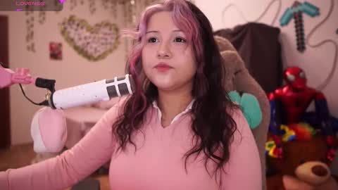 Snapshot of roxysuh chatting on 11-25-25, 09:20 roxysuh online show from 11-25-25, 09:20