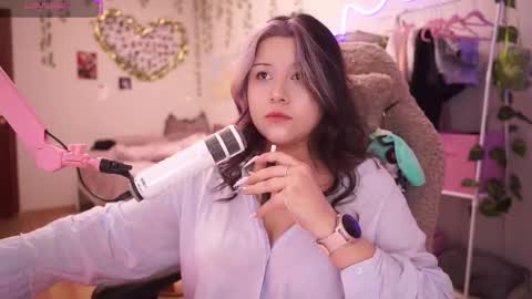 Snapshot of roxysuh chatting on 12-04-25, 08:56 roxysuh online show from 12-04-25, 08:56