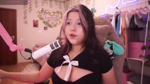 Snapshot of roxysuh chatting on 12-05-25, 07:39 roxysuh online show from 12-05-25, 07:39