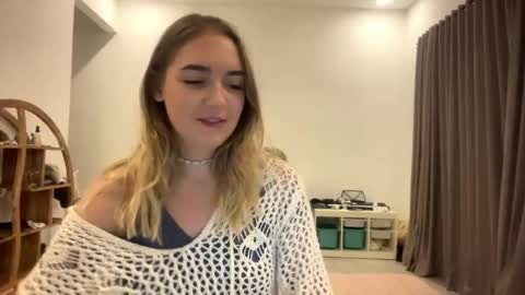 Roxy online show from 03-17-26, 08:23