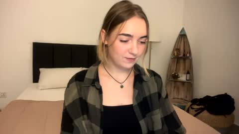 Roxy online show from 04-01-26, 01:41