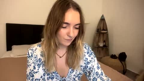 Roxy online show from 04-08-26, 01:33