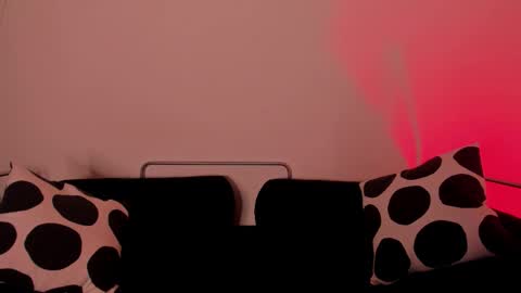 Snapshot of roxyy_x chatting on 10-09-25, 10:41 val online show from 10-09-25, 10:41