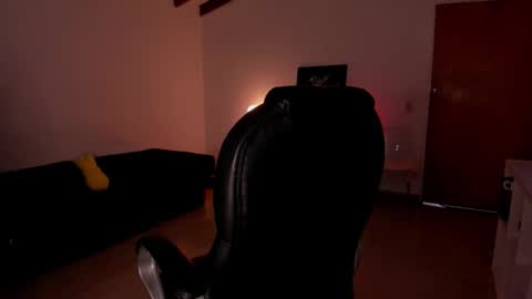 Snapshot of roxyy_x chatting on 02-05-26, 10:36 val online show from 02-05-26, 10:36