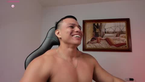 Snapshot of roy__constance chatting on 05-15-26, 05:14 Roy Constance online show from 05-15-26, 05:14