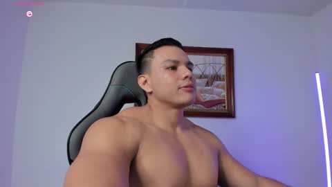 Snapshot of roy__constance chatting on 05-20-26, 04:07 Roy Constance online show from 05-20-26, 04:07