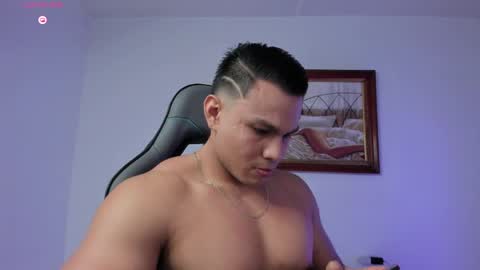 Snapshot of roy__constance chatting on 05-29-26, 04:32 Roy Constance online show from 05-29-26, 04:32