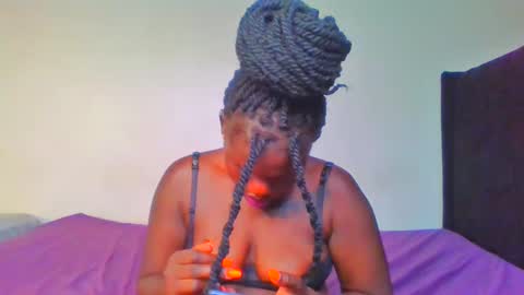 Snapshot of royal_goddes chatting on 02-28-25, 07:35 goddes online show from 02-28-25, 07:35