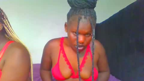 Snapshot of royal_goddes chatting on 03-04-25, 01:45 goddes online show from 03-04-25, 01:45