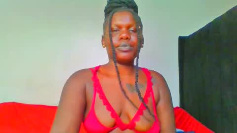 Snapshot of royal_goddes chatting on 03-11-25, 06:00 goddes online show from 03-11-25, 06:00