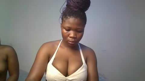 Snapshot of royal_goddes chatting on 09-13-25, 12:05 goddes online show from 09-13-25, 12:05