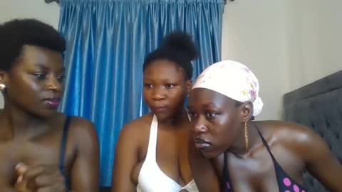Snapshot of royal_goddes chatting on 10-03-25, 10:34 goddes online show from 10-03-25, 10:34