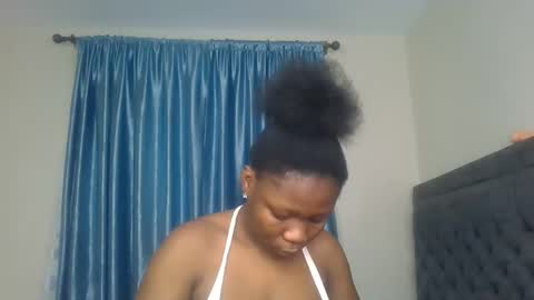 Snapshot of royal_goddes chatting on 10-06-25, 06:00 goddes online show from 10-06-25, 06:00