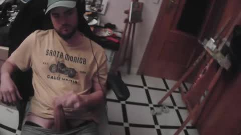 Snapshot of royer04 chatting on 10-18-25, 11:05 royer04 online show from 10-18-25, 11:05