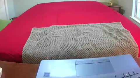 Snapshot of royer8650 chatting on 11-20-25, 09:03 Lookingaround online show from 11-20-25, 09:03