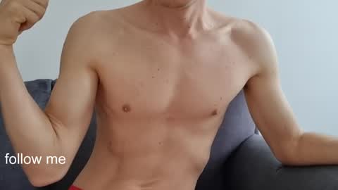 Snapshot of royyourtoy chatting on 05-09-26, 02:00 Roy online show from 05-09-26, 02:00