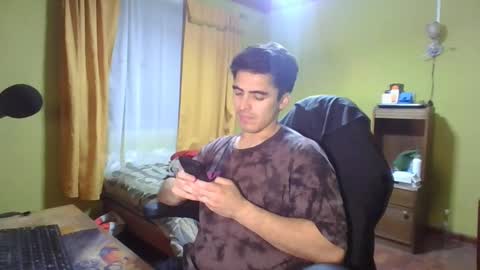 Snapshot of rpaulo25 chatting on 02-11-25, 02:35 rpaulo25 online show from 02-11-25, 02:35