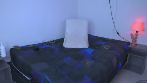 rubi rouss  instagran and X or tw  FAV VIBES11  9 33  101 moan and explode my balls online show from 09-14-25, 01:16