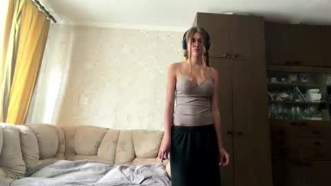 Snapshot of rubiegoosen chatting on 07-28-26, 11:17 Mia online show from 07-28-26, 11:17