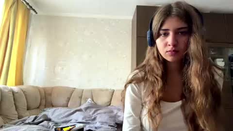 Snapshot of rubiegoosen chatting on 07-31-26, 08:14 Mia online show from 07-31-26, 08:14