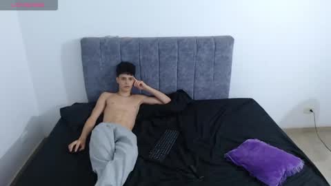 Ruby and Vanie online show from 04-20-26, 10:44