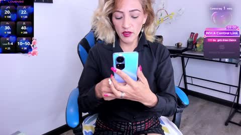 Snapshot of ruby_amor chatting on 12-27-24, 09:39 RUBY online show from 12-27-24, 09:39