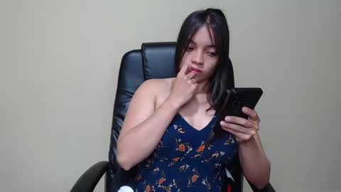 Snapshot of ruby_and_aron chatting on 12-10-24, 01:32 RUBY AND ARON online show from 12-10-24, 01:32