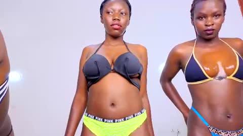 ruby_eva90 online show from 07-10-26, 03:44