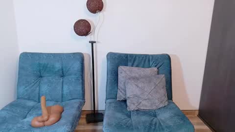 Snapshot of ruby_glow chatting on 09-28-25, 11:37 Ruby online show from 09-28-25, 11:37