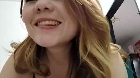 Snapshot of rubyklar chatting on 12-21-25, 10:06 Rubyklar online show from 12-21-25, 10:06