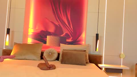 Snapshot of rubyluxee chatting on 09-11-25, 04:45 Ruby Luxe online show from 09-11-25, 04:45