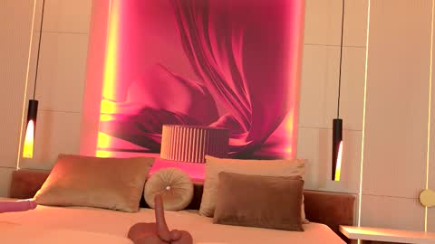 Snapshot of rubyluxee chatting on 10-12-25, 05:06 Ruby Luxe online show from 10-12-25, 05:06