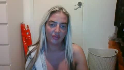 Snapshot of rubyredxxxoxxx chatting on 12-15-24, 04:59 rubyredxxxoxxx online show from 12-15-24, 04:59