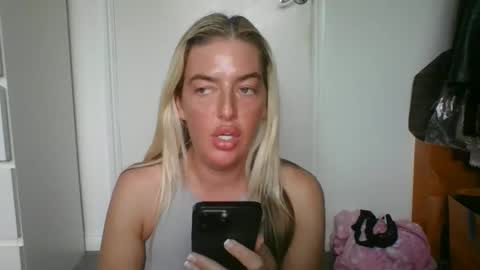 Snapshot of rubyredxxxoxxx chatting on 12-26-24, 01:32 rubyredxxxoxxx online show from 12-26-24, 01:32