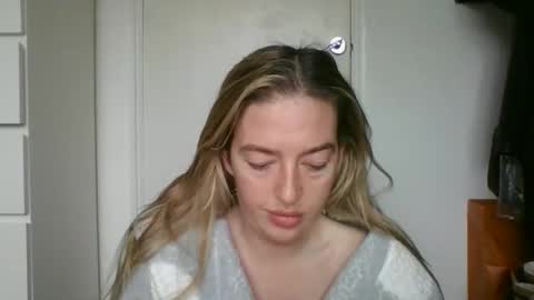 rubyredxxxoxxx online show from 11-22-25, 08:24