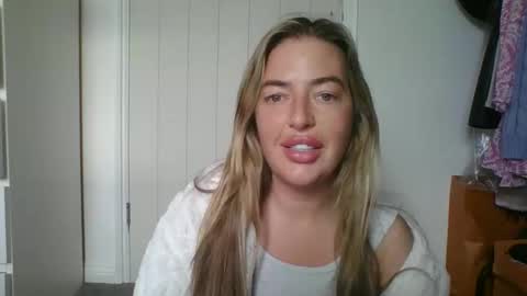 Snapshot of rubyredxxxoxxx chatting on 05-10-26, 06:29 rubyredxxxoxxx online show from 05-10-26, 06:29