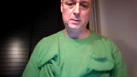 Snapshot of rudeski chatting on 12-17-25, 03:51 rudeski online show from 12-17-25, 03:51