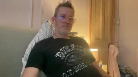 Snapshot of ruedog72 chatting on 10-26-25, 10:15 ruedog72 online show from 10-26-25, 10:15