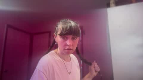 Snapshot of ruehallow chatting on 10-09-25, 06:39 Rue Hallow online show from 10-09-25, 06:39
