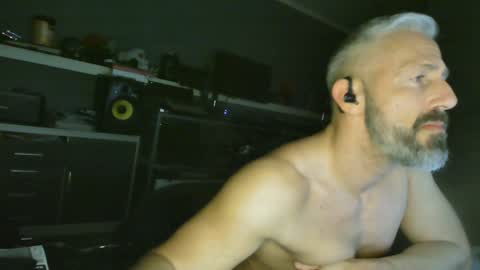 Chico que rico Caliente online show from 01-23-25, 02:02