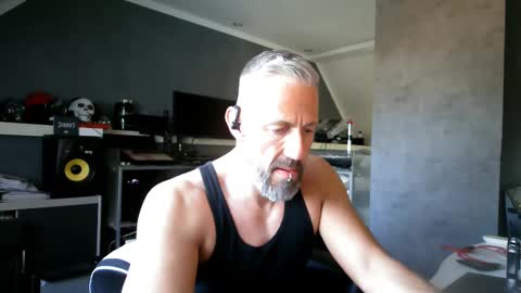 Chico que rico Caliente online show from 03-08-25, 08:33