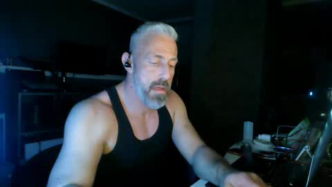 Chico que rico Caliente online show from 03-12-26, 09:26