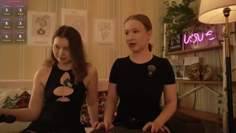 Snapshot of ruminelle chatting on 12-15-25, 12:09 Lilith online show from 12-15-25, 12:09