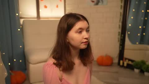 Snapshot of ruminelle chatting on 12-19-25, 12:12 Lilith online show from 12-19-25, 12:12