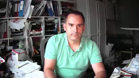 Snapshot of runner1978 chatting on 10-16-25, 04:19 runner1978 online show from 10-16-25, 04:19