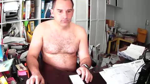 Snapshot of runner1978 chatting on 03-13-26, 07:37 runner1978 online show from 03-13-26, 07:37