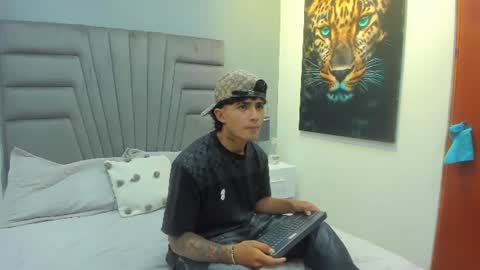 Snapshot of ruslan_marcel chatting on 06-25-26, 11:04 Ruslan Marcel online show from 06-25-26, 11:04